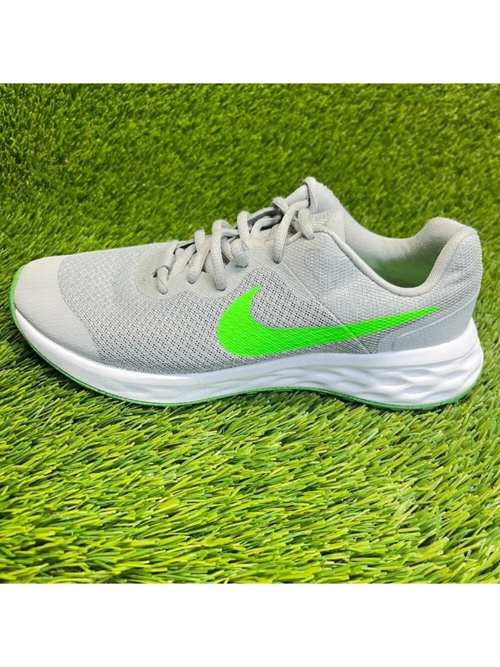 Nike Revolution 6 Boys Size 5.5Y Gray Green White Running Walking Shoes Sneakers